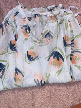 LC Lauren Conrad White Blouse with Peach & Navy Floral Print